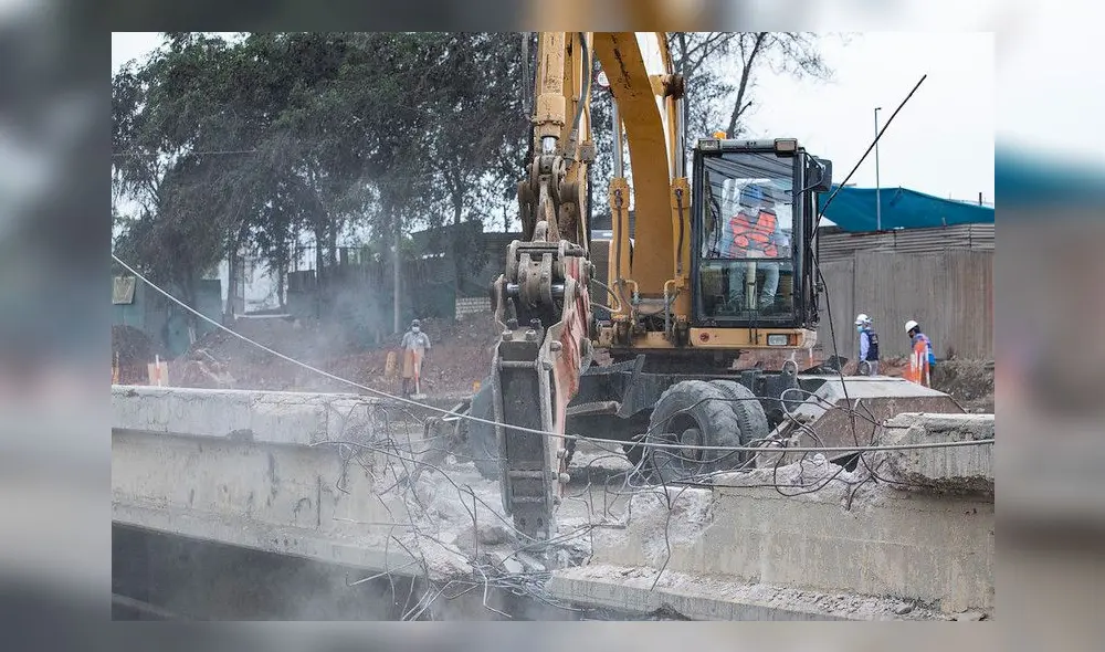 Continúan las obras en el puente Huaycoloro. Foto: MML