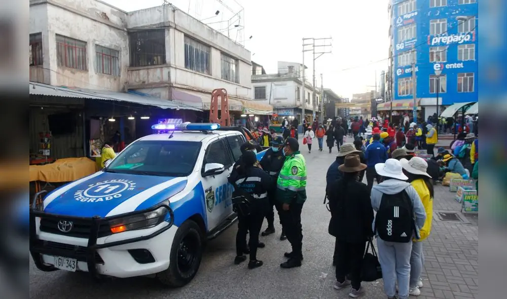 Policía es cuestionada. Foto: La República Policía es cuestionada. Foto: La República