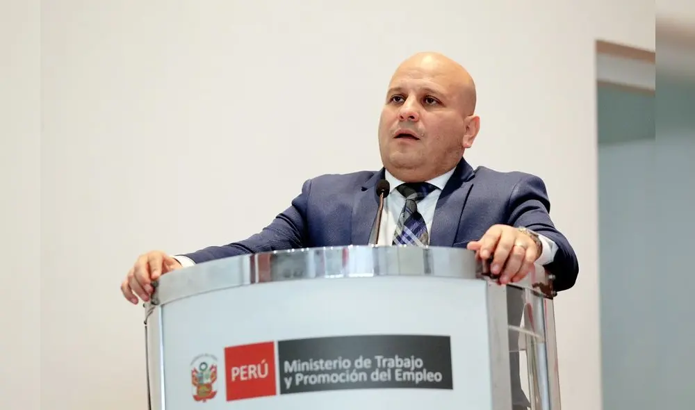 El titular del MTPE durante la ceremonia protocolar de transferencia de cargo. Foto: MTPE El titular del MTPE durante la ceremonia protocolar de transferencia de cargo. Foto: MTPE