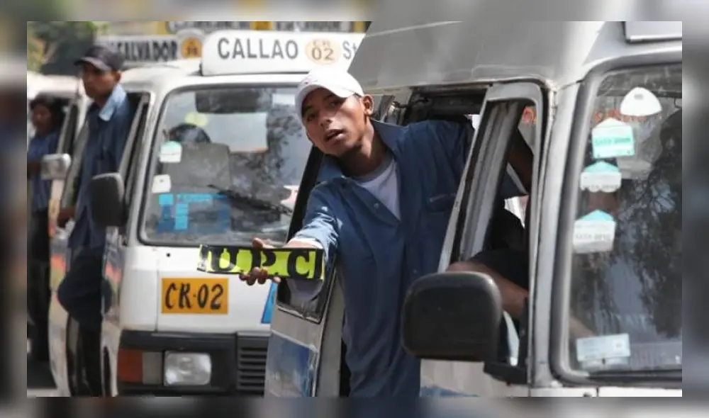 Las combis surgieron en los años 80 como respuesta a la sobrepoblación de las ciudades. Foto: Andina