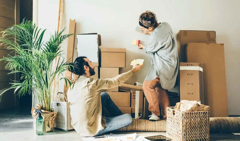 Los jóvenes limeños que buscan independizarse priorizan comprar antes que alquilar y buscan flats funcionales cerca de su trabajo o de zonas de entretenimiento, señala la Asociación de Empresas Inmobiliarias (ASEI). Foto: Envato