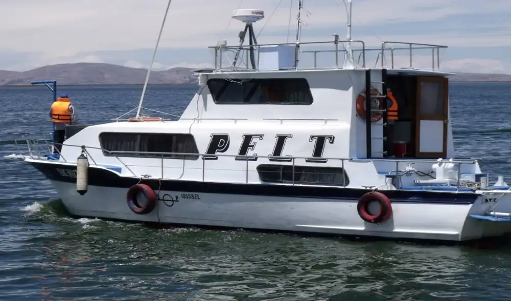 Investigadores del Proyecto Especial Lago Titicaca, a bordo de un Barco de Investigación Científica (BIC). Foto: La República
