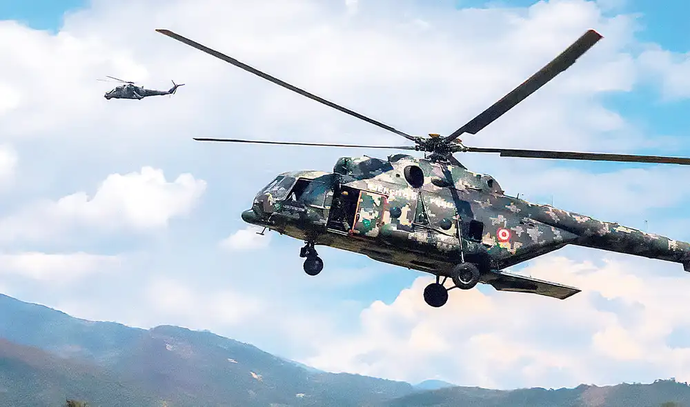 En acción. Más de 250 efectivos fueron trasladados e insertados en el distrito de Vizcatán del Ene, en Satipo, Junín. Foto: difusión