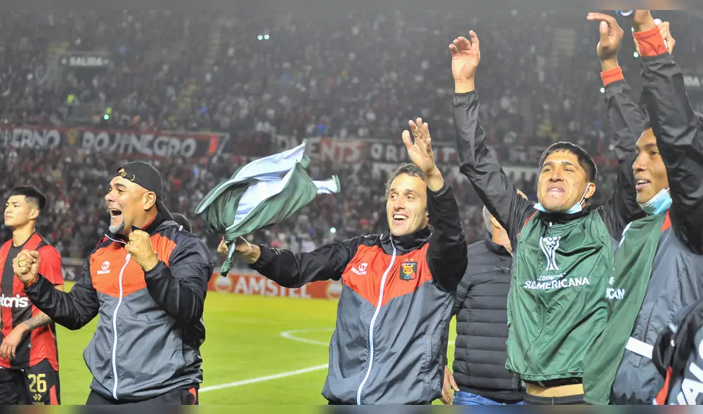 "Festejamos un día y se acabó, esa es la característica del grupo, pasar rápido los momentos y empezar a trabajar los partidos que se nos vienen", dijo Horacio Orzán. Foto: FBC Melgar "Festejamos un día y se acabó, esa es la característica del grupo, pasar rápido los momentos y empezar a trabajar los partidos que se nos vienen", dijo Horacio Orzán. Foto: FBC Melgar