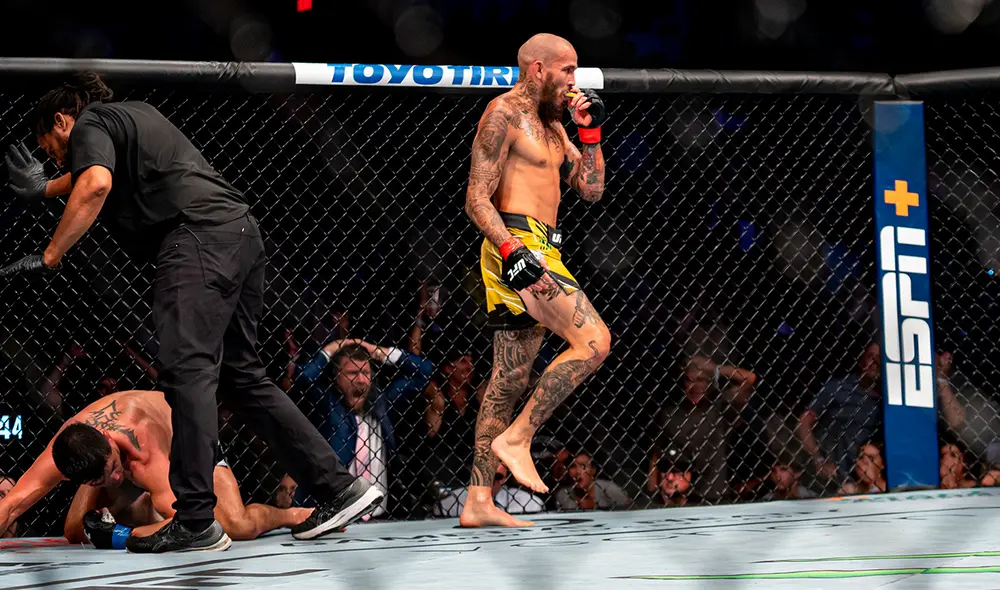 Marlon y la impresionate patada para imponerse. Foto: UFC