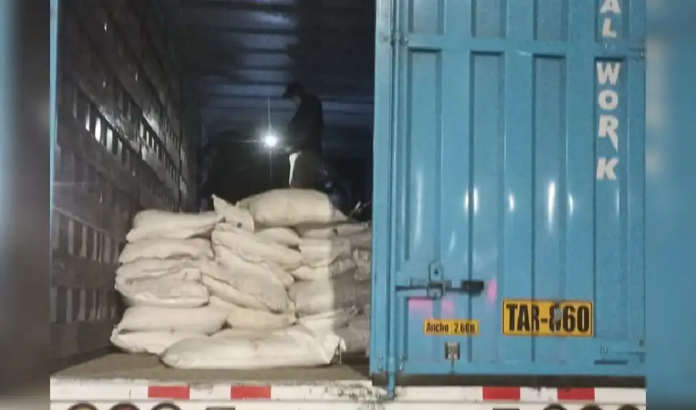 Las bolsas de fertilizantes Nitrato de Amonio y Urea. Foto: PNP Las bolsas de fertilizantes Nitrato de Amonio y Urea. Foto: PNP