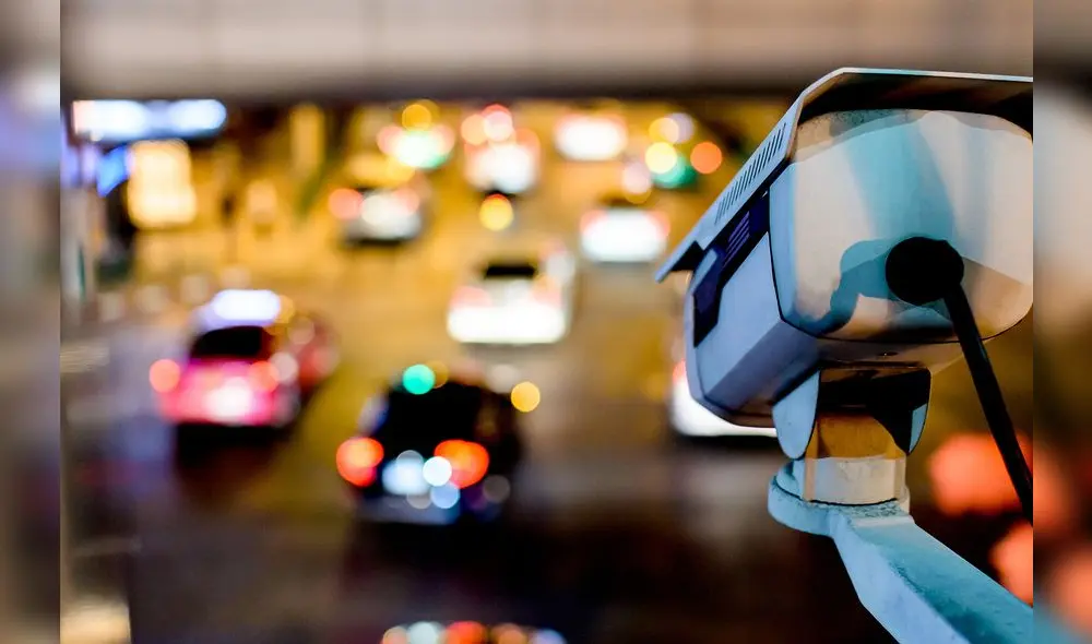 En las vías de Lima. En las calles y jirones no se puede exceder los 30 km/h; mientras que en las avenidas lo máximo es 50 km/h. Exceso de velocidad causa 30% de accidentes. Foto Infobae