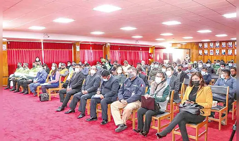 Reunión fue en municipio. Foto: La República Reunión fue en municipio. Foto: La República