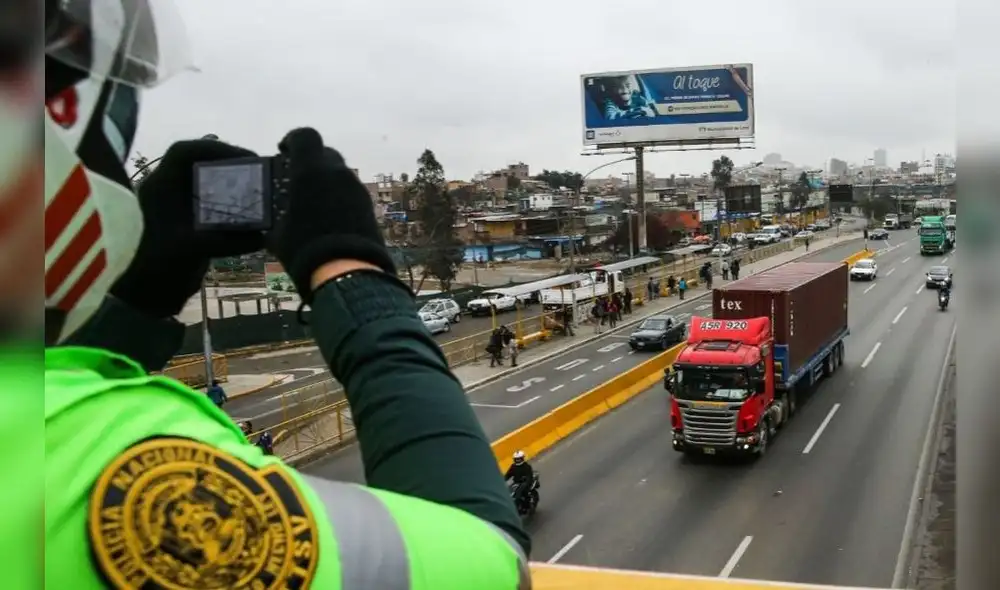 El presidente de Adex, Julio Pérez Alván, aseguró en una carta enviada al Gobierno Regional del Callao que la problemática de la congestión vehicular “no se soluciona con medidas facilistas”. Foto: Andina El presidente de Adex, Julio Pérez Alván, aseguró en una carta enviada al Gobierno Regional del Callao que la problemática de la congestión vehicular “no se soluciona con medidas facilistas”. Foto: Andina