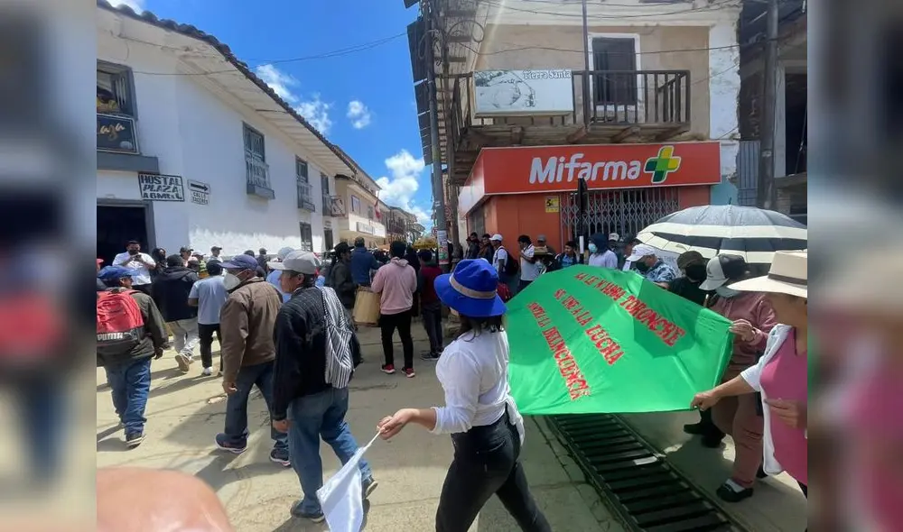 Decenas de ciudadanos marcharon por las calles de la ciudad de Ayabaca. Foto: La Voz de Piura
