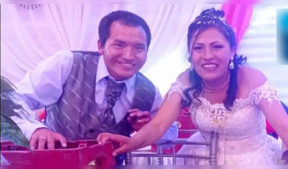 Mayumi y Roosevelt sonrientes en el día de su matrimonio, celebrado el 13 de agosto. Foto: Huari Lindo