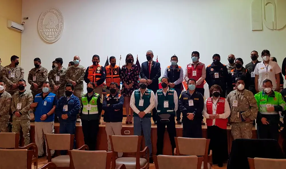 La capacitación es a 50 personas de diversas instituciones, que buscarán integra el Sistema de Comando de Incidentes. Foto: Alexis Choque/URPI La capacitación es a 50 personas de diversas instituciones, que buscarán integra el Sistema de Comando de Incidentes. Foto: Alexis Choque/URPI