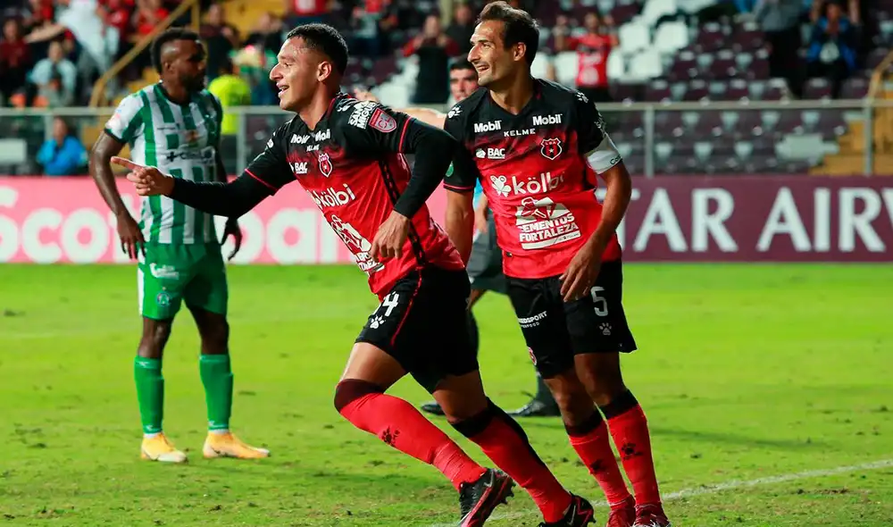 Alajuelense metió una tremenda victoria. Foto: @ldacr/Twitter Alajuelense metió una tremenda victoria. Foto: @ldacr/Twitter