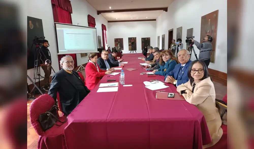 Rectores que no acataron sentencia.