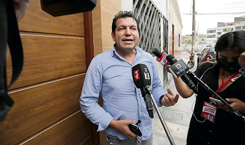 Solapa. Segundo Sánchez Sánchez, dueño de Sarratea, otro de los presentes en Surquillo. Foto: Gerardo Marín/La República Solapa. Segundo Sánchez Sánchez, dueño de Sarratea, otro de los presentes en Surquillo. Foto: Gerardo Marín/La República