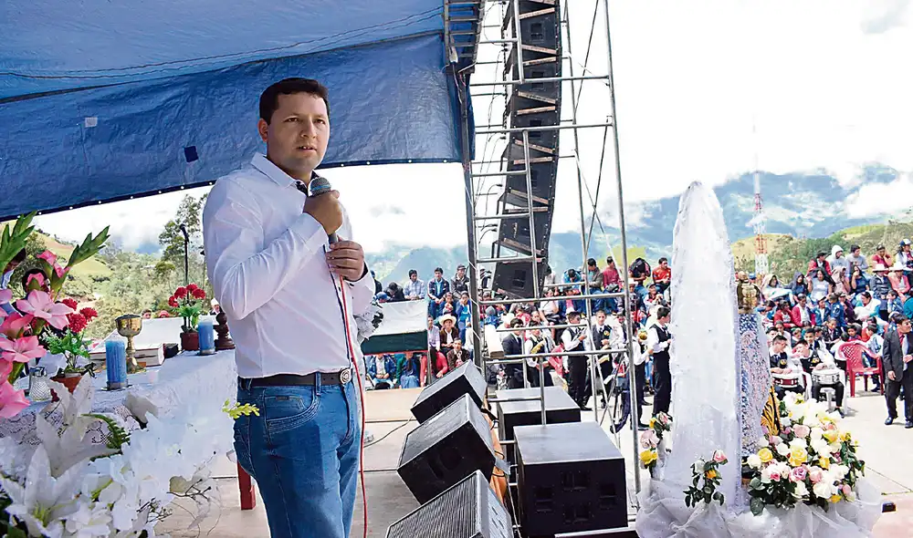 Joyón. Alcalde de Anguía, Nenil Medina Guerrero, estuvo en la reunión clandestina en Surquillo. Foto: difusión