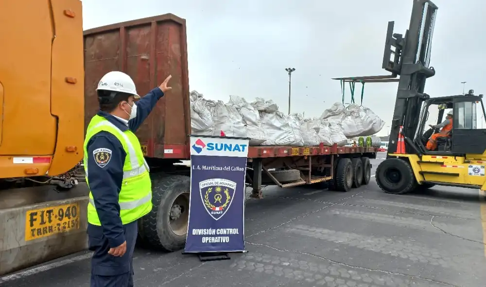 Todos los fertilizantes entregados son de alta demanda en el sector agrícola y serán distribuidos entre agricultores de menores recursos, señaló la entidad. Foto: Sunat Todos los fertilizantes entregados son de alta demanda en el sector agrícola y serán distribuidos entre agricultores de menores recursos, señaló la entidad. Foto: Sunat