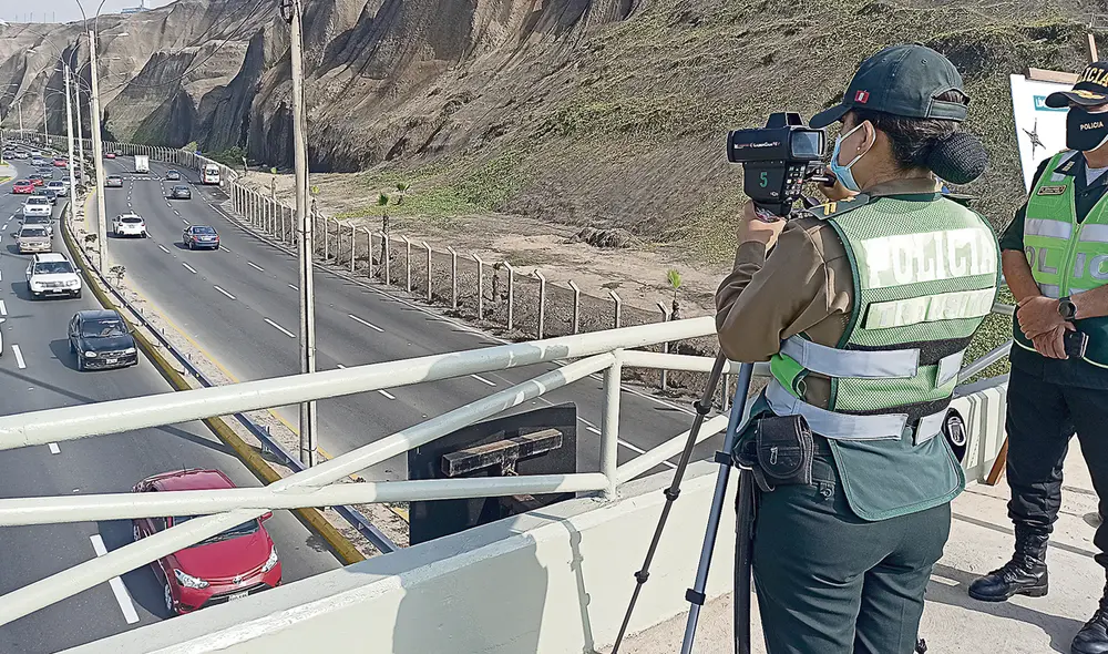 Falta tecnología. Especialistas advierten que se requiere de cinemómetros para controlar los nuevos límites de velocidad. También se requiere personal y mayor información a conductores. Foto: URPI-LR