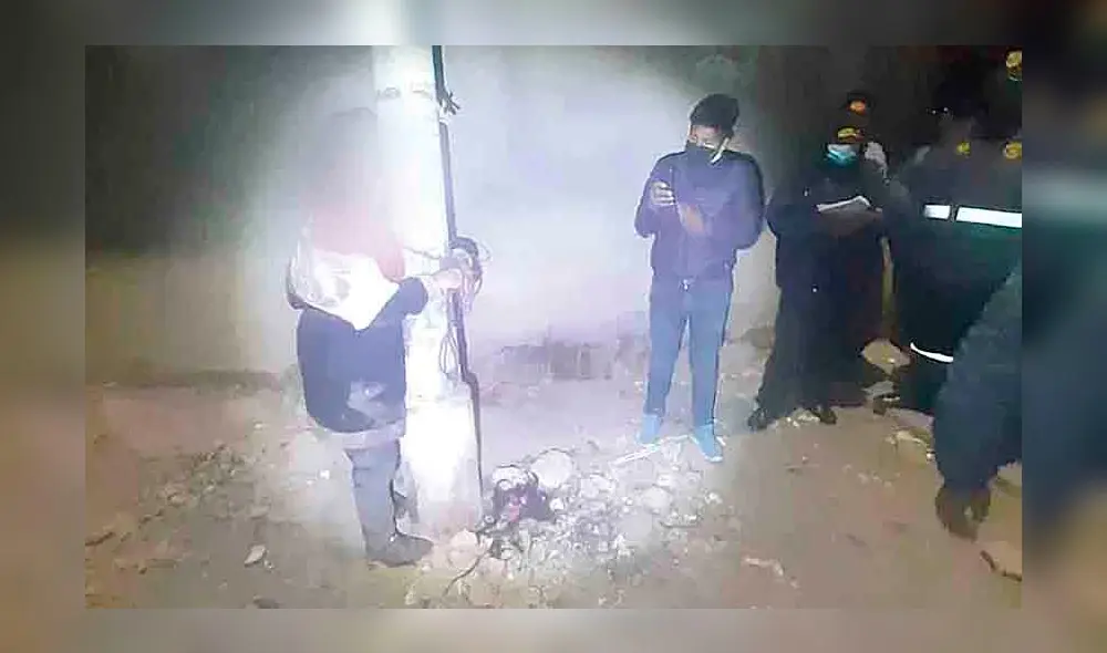 Castigo. Vecinos de Juliaca ataron a un poste a la mujer. Foto: PNP Castigo. Vecinos de Juliaca ataron a un poste a la mujer. Foto: PNP
