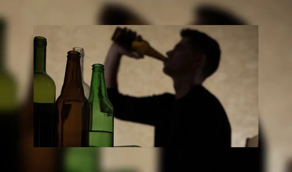 El alcoholismo es una enfermedad que afecta a toda la familia. Foto: cadenaser