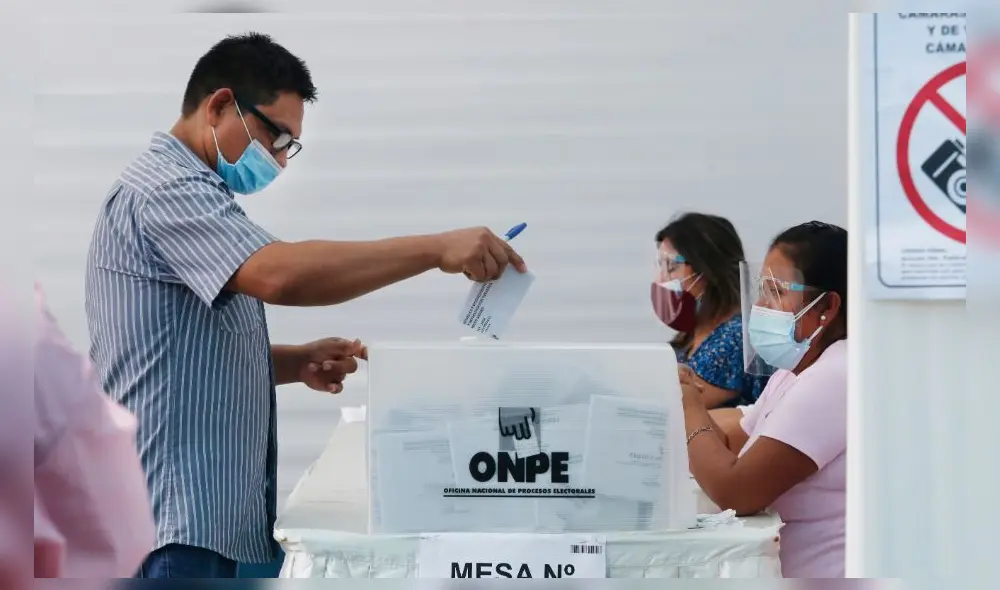 Consulta cuál es tu local de votación para las próximas elecciones. Foto: Carlos Contreras / La República Consulta cuál es tu local de votación para las próximas elecciones. Foto: Carlos Contreras / La República