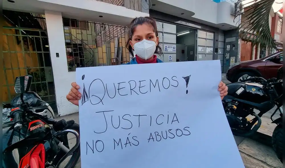 La familia denuncia maltrato por parte del personal médico del Hospital Hipólito Unanue. Foto: María Pía Ponce / URPI - LR