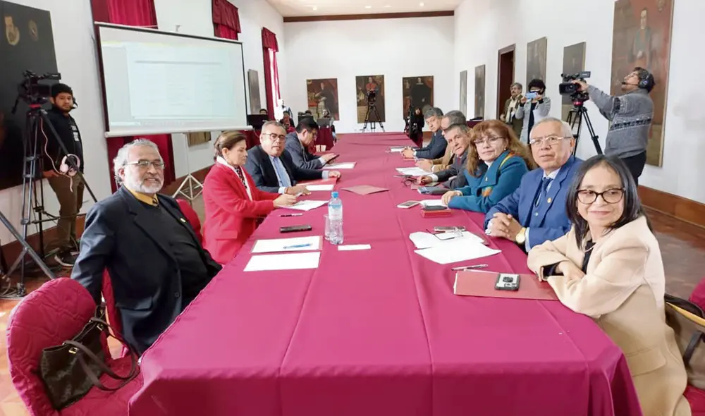 Ellos son. Al menos 13 de los 31 rectores habilitados desacataron el fallo judicial, el viernes. Foto: difusión Ellos son. Al menos 13 de los 31 rectores habilitados desacataron el fallo judicial, el viernes. Foto: difusión