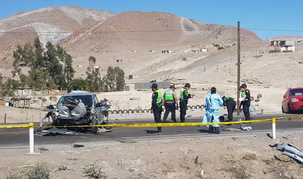 Los fallecidos iban en el automóvil de placa V9S-414. Foto: URPI/Alexis Choque Los fallecidos iban en el automóvil de placa V9S-414. Foto: URPI/Alexis Choque