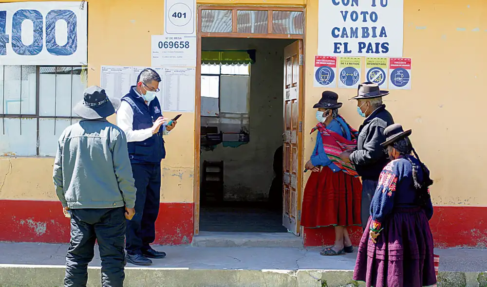 Salida de la crisis. Ante la conflictividad política, diversas organizaciones ven como la mejor alternativa el adelanto de elecciones generales. Foto: Juan Carlos Cisneros/La República Salida de la crisis. Ante la conflictividad política, diversas organizaciones ven como la mejor alternativa el adelanto de elecciones generales. Foto: Juan Carlos Cisneros/La República