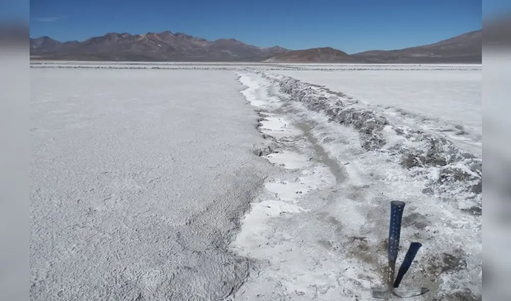 La Ley n.° 31283 declara de necesidad pública, interés nacional y recurso estratégico la exploración de litio. Foto: Bloomberg Línea