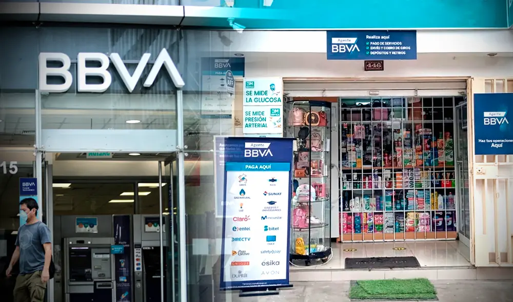 El BBVA pone sus agentes a disposición para múltiples acciones. Foto: composición Gerson Cardoso/La República/John Reyes / cortesía BBVA