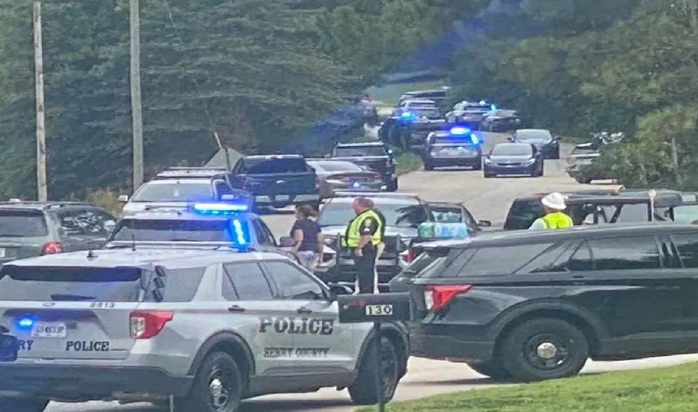 Tiroteo en una bodega de McDonough, Georgia, deja varios heridos. Foto: @DeidraDukesFOX5/Twitter Tiroteo en una bodega de McDonough, Georgia, deja varios heridos. Foto: @DeidraDukesFOX5/Twitter