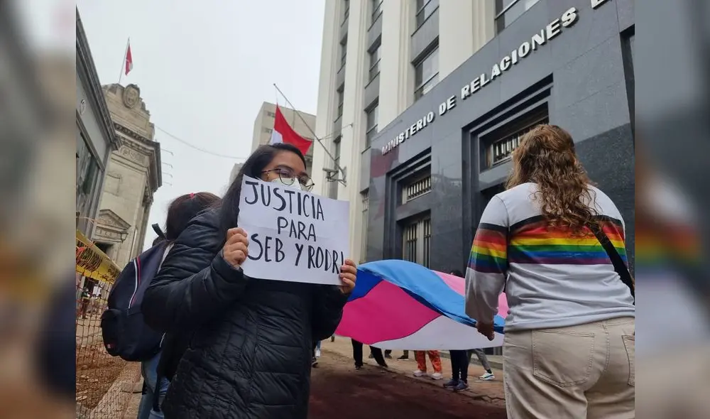 Familias exigen a las autoridades apoyo y justicia. Foto: Jessica Merino/URPI-GLR Familias exigen a las autoridades apoyo y justicia. Foto: Jessica Merino/URPI-GLR