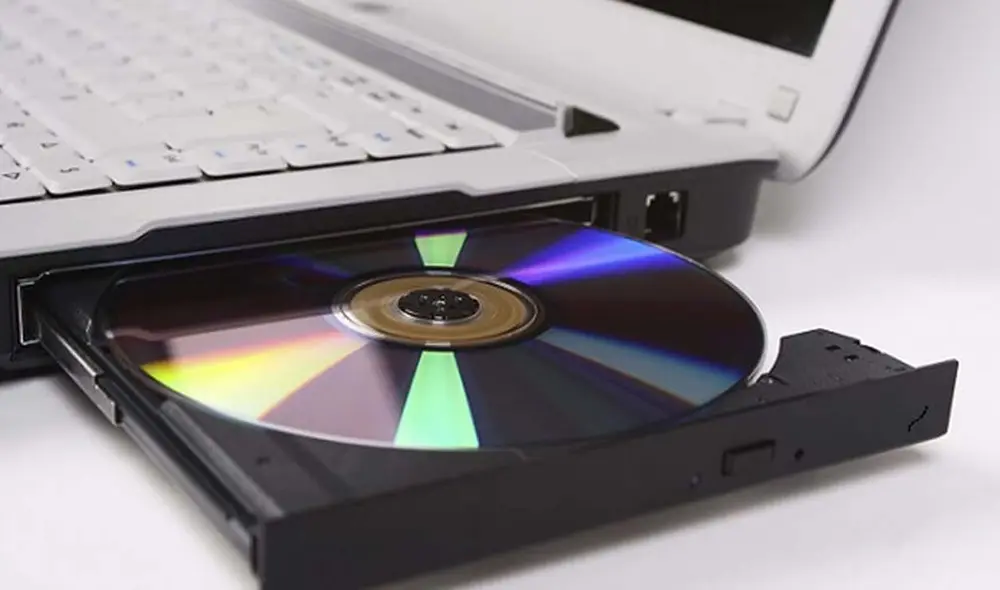 El desuso de los discos es una de las razones del por qué el lector ya no se incluye en las laptops. Foto: Full Aprendizaje El desuso de los discos es una de las razones del por qué el lector ya no se incluye en las laptops. Foto: Full Aprendizaje