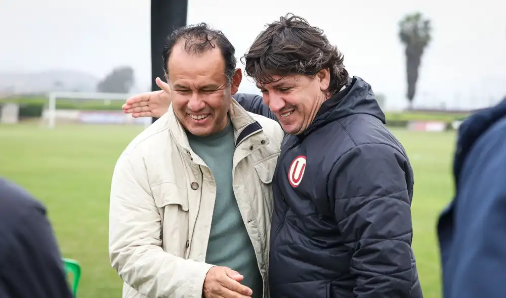 Juan Reynoso fue entrenador de Universitario en el 2009 tras la salida de Gareca. Foto: Universitario/Twitter Juan Reynoso fue entrenador de Universitario en el 2009 tras la salida de Gareca. Foto: Universitario/Twitter