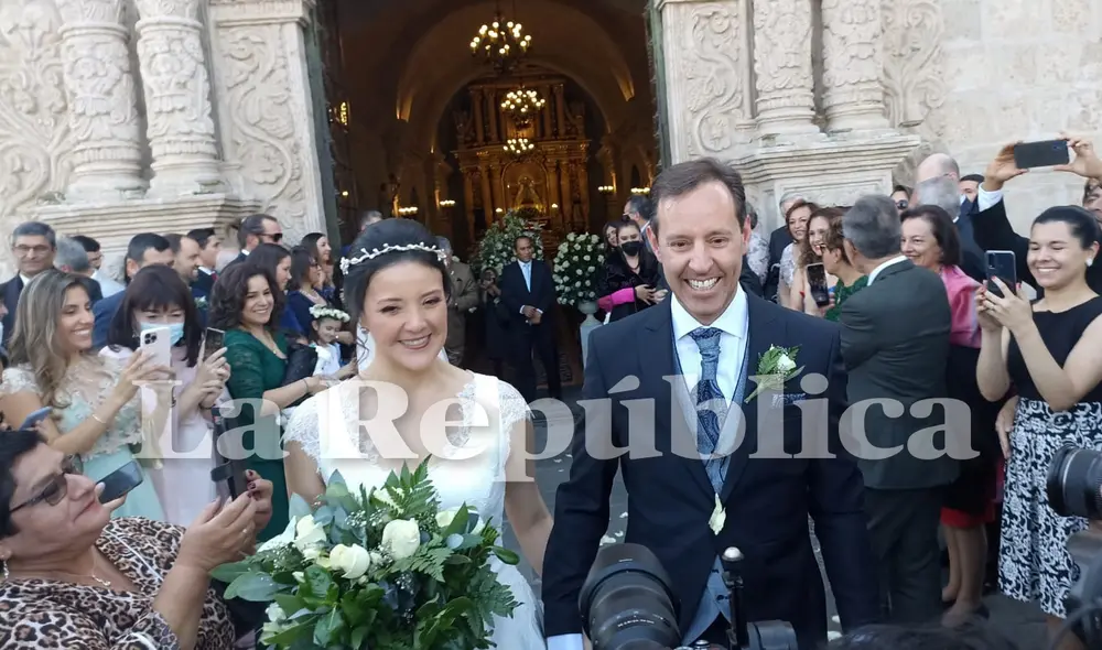 Yamila Osorio y Camilo Carrillo se dieron el sí en la iglesia de Cayma, en Arequipa. Foto: La República/Wilder Pari Yamila Osorio y Camilo Carrillo se dieron el sí en la iglesia de Cayma, en Arequipa. Foto: La República/Wilder Pari
