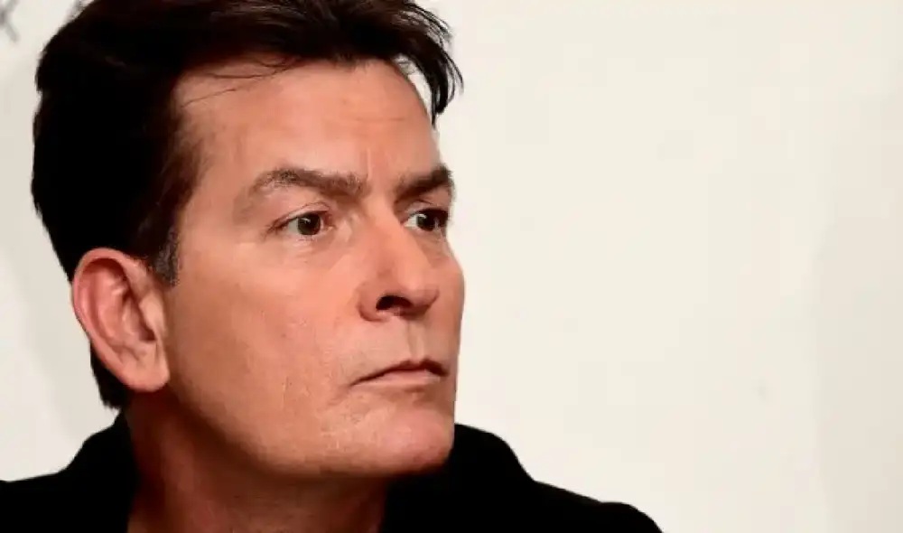 Charlie Sheen tendrá que abonar mensualmente a expareja. Foto: Semana