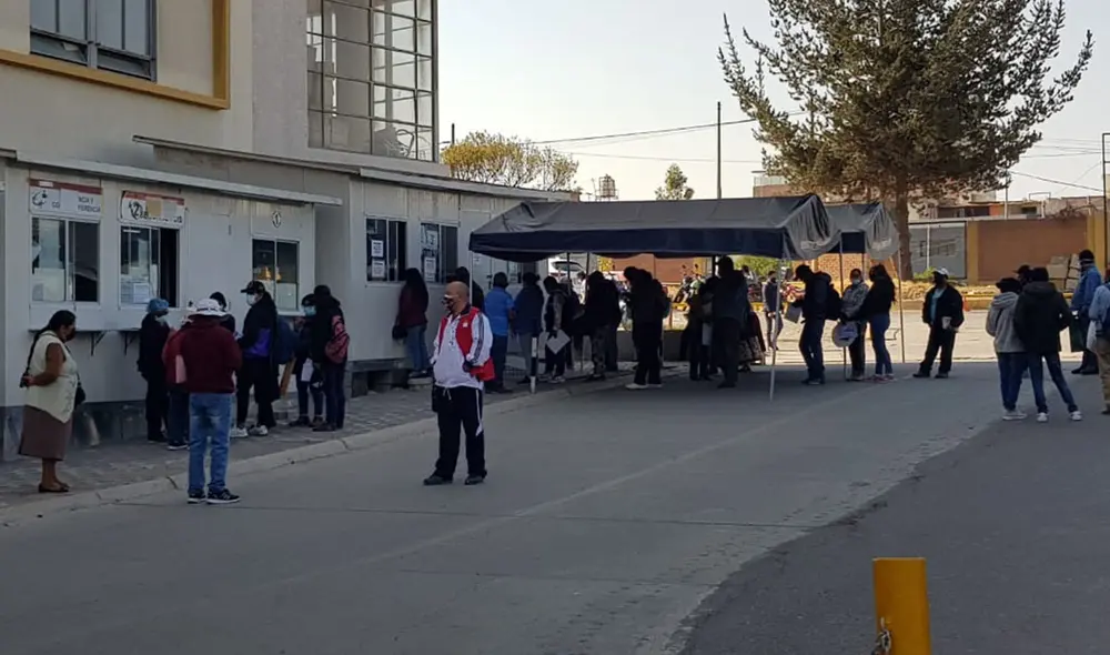 Citas en el hospital Honorio Delgado se entregan con normalidad. Foto: Alexis Choque/URPI Citas en el hospital Honorio Delgado se entregan con normalidad. Foto: Alexis Choque/URPI