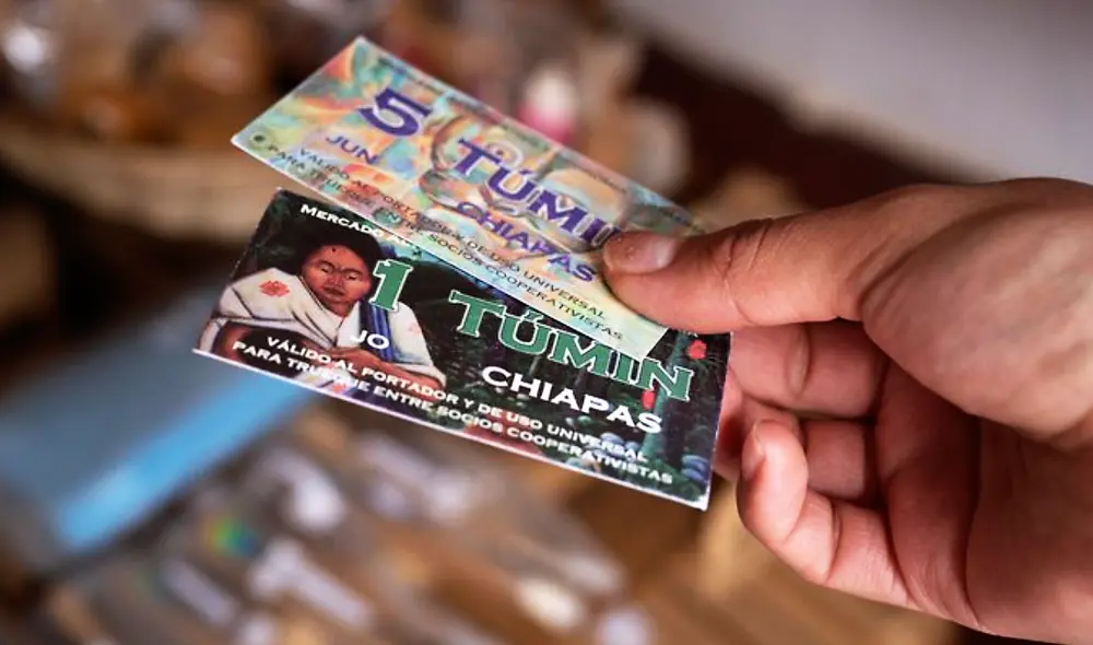 Además del peso mexicano, el túmin se difundió como moneda alternativa para determinadas localidades de México. Foto: Clara Haizlett/Open Democracy Además del peso mexicano, el túmin se difundió como moneda alternativa para determinadas localidades de México. Foto: Clara Haizlett/Open Democracy