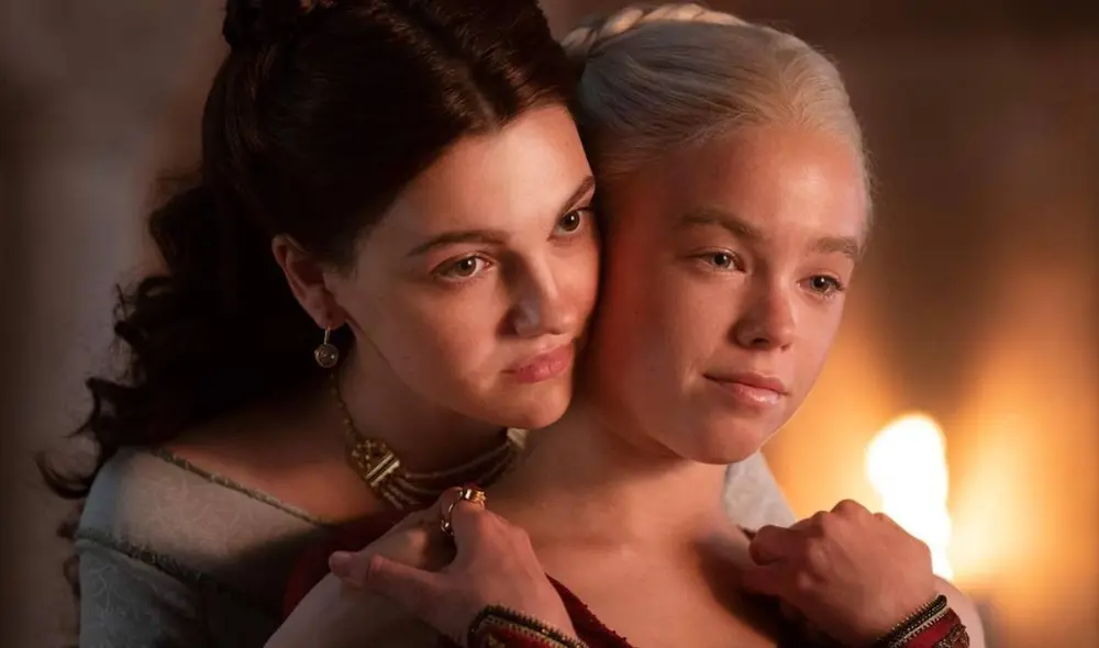 "House of the dragon" presenta a Rhaenyra Targaryen y Alicent Hightower como amigas cercanas, pero ahora las actrices Milly Alcock y Emily Carey han confirmado que hay un romance detrás. Foto: HBO Max "House of the dragon" presenta a Rhaenyra Targaryen y Alicent Hightower como amigas cercanas, pero ahora las actrices Milly Alcock y Emily Carey han confirmado que hay un romance detrás. Foto: HBO Max