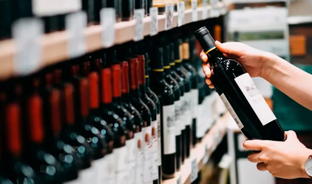 La ley seca se llevará a cabo en el territorio chileno como medida para evitar incidentes durante el Plebiscito de Salida 2022. Foto: Los40chile