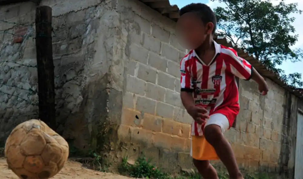 Con tan solo tres años de edad, Jeanpier Silvera, sobrevivió 20 horas de estar sumergido en aguas residuales dentro de una alcantarilla. Foto: Luis Rodríguez/ElHeraldo Con tan solo tres años de edad, Jeanpier Silvera, sobrevivió 20 horas de estar sumergido en aguas residuales dentro de una alcantarilla. Foto: Luis Rodríguez/ElHeraldo