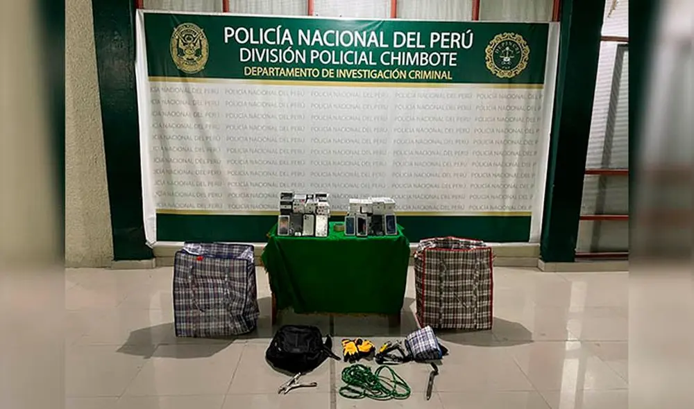 La PNP usará las huellas digitales encontradas en los objetos para dar con esta banda delincuencial. Foto: Radio RSD La PNP usará las huellas digitales encontradas en los objetos para dar con esta banda delincuencial. Foto: Radio RSD