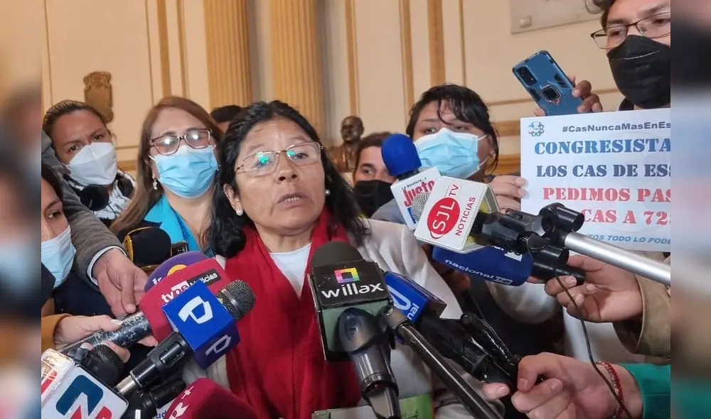 Isabel Cortez habría solicitado apoyo a Alva para un proyecto en materia laboral cuando sea debatido y votado en el Pleno. Foto: Pamela Advíncula / URPI-LR
