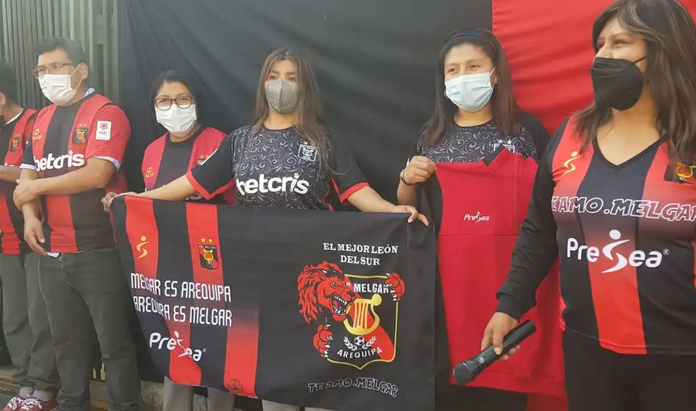 Comerciantes sacarán un nuevo lote de camisetas. Foto: Alexis Choque/URPI Comerciantes sacarán un nuevo lote de camisetas. Foto: Alexis Choque/URPI