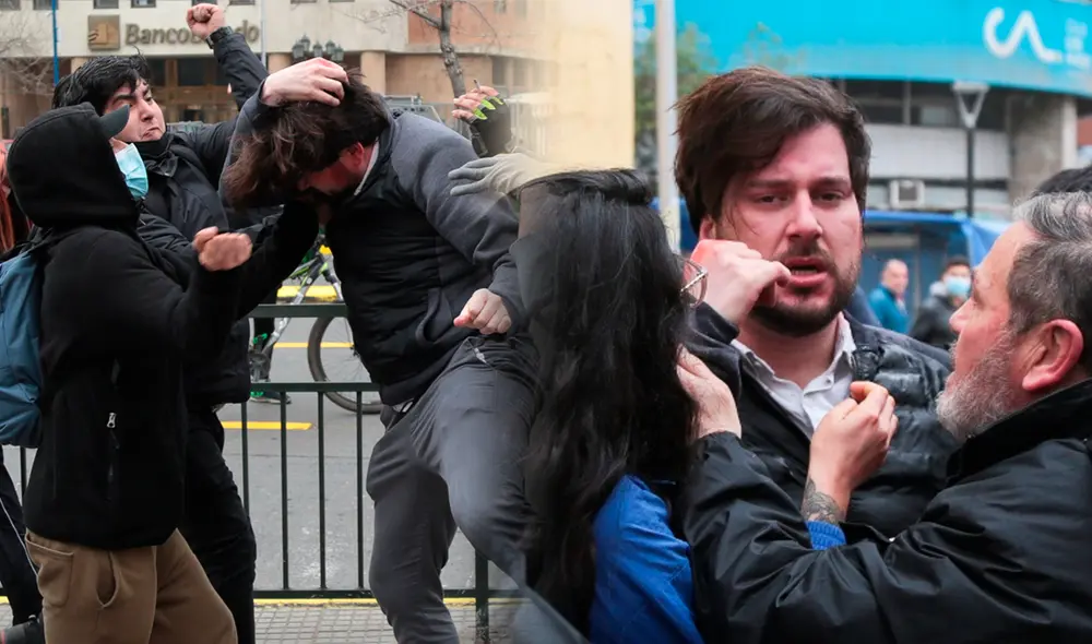 Agreden a hermano de Gabriel Boric afuera de la Universidad de Chile. Foto: composición LR/ Agencia Uno.
