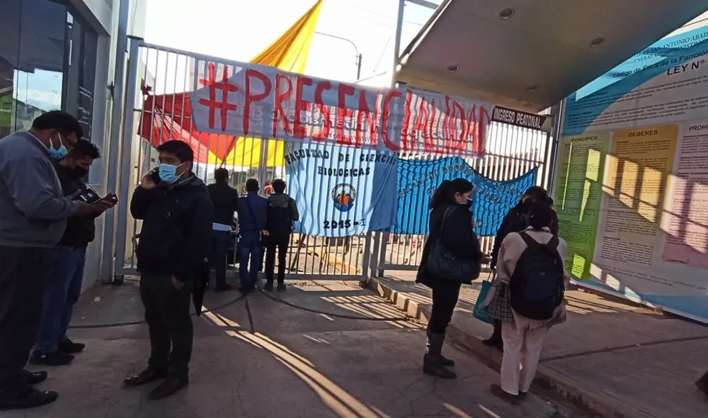 Los estudiantes demandan que se convoque a una nueva sesión del Consejo Universitario. Foto: URPI/Alexander Flores