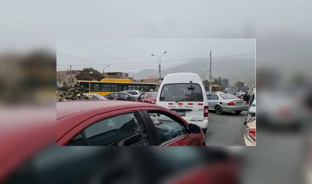Congestionamiento y caos tras ponerse en marcha extensión del plan de desvío vehicular por obras del Metropolitano. Foto: Gianella Aguirre/URPI-LR Congestionamiento y caos tras ponerse en marcha extensión del plan de desvío vehicular por obras del Metropolitano. Foto: Gianella Aguirre/URPI-LR