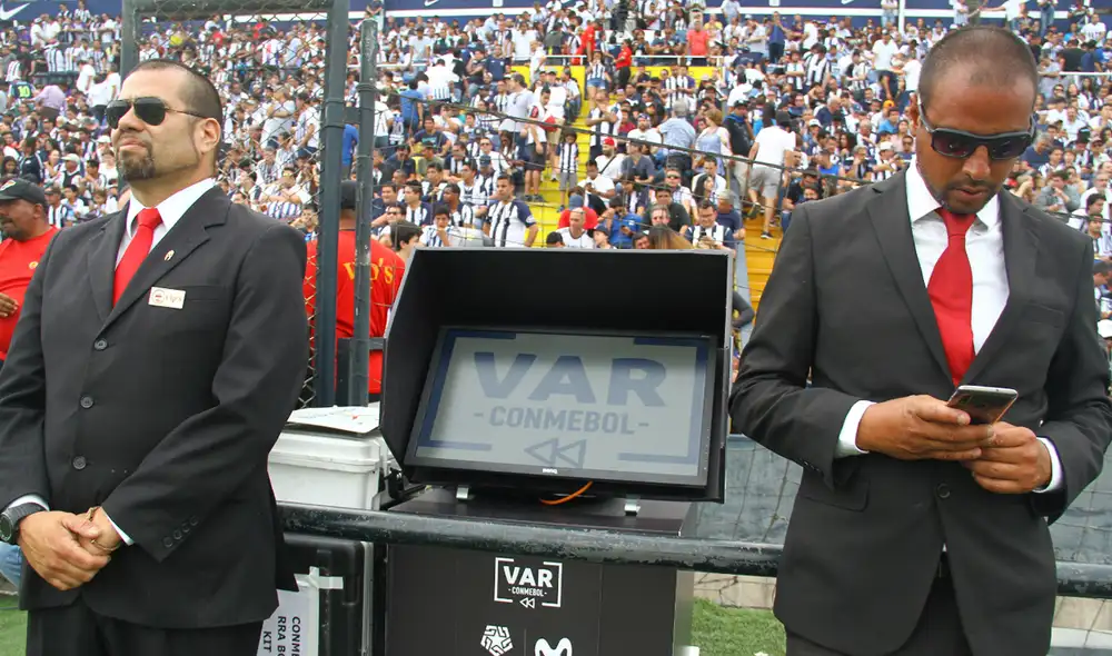 Las únicas veces que usó el VAR en la Liga 1 fue para la final de 2019 entre Alianza Lima y Binacional. Foto: Luis Jiménez/La República