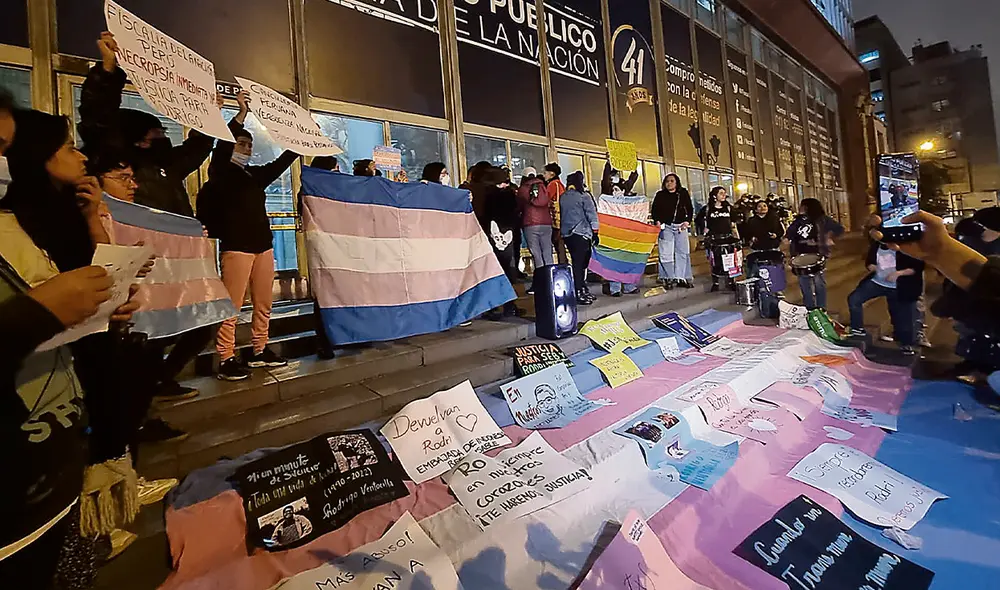 Logro. Activistas y miembros de la comunidad LGTBI pidieron la intervención del Ministerio Público. Foto: difusión Logro. Activistas y miembros de la comunidad LGTBI pidieron la intervención del Ministerio Público. Foto: difusión